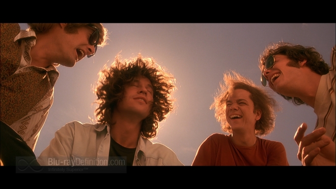 Fotograma de la película. De izquierda a derecha, los personajes de John Densmore, Jim Morrison, Robby Krieger y Ray Manzarek